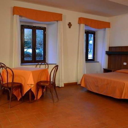 Albergo La Foresta Реджелло Экстерьер фото